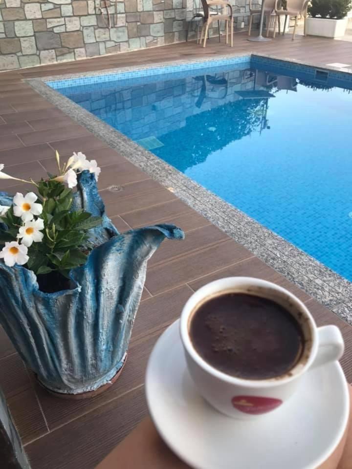 Vila Floban & Mirdar Koshi Sarandë エクステリア 写真