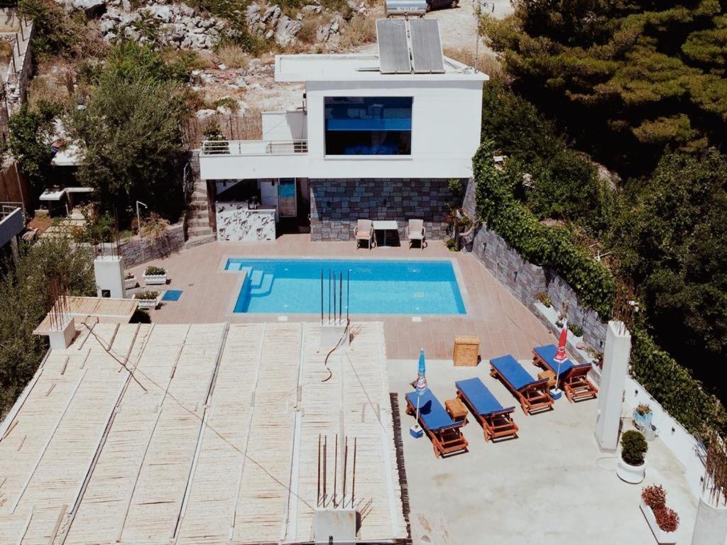 Vila Floban & Mirdar Koshi Sarandë エクステリア 写真
