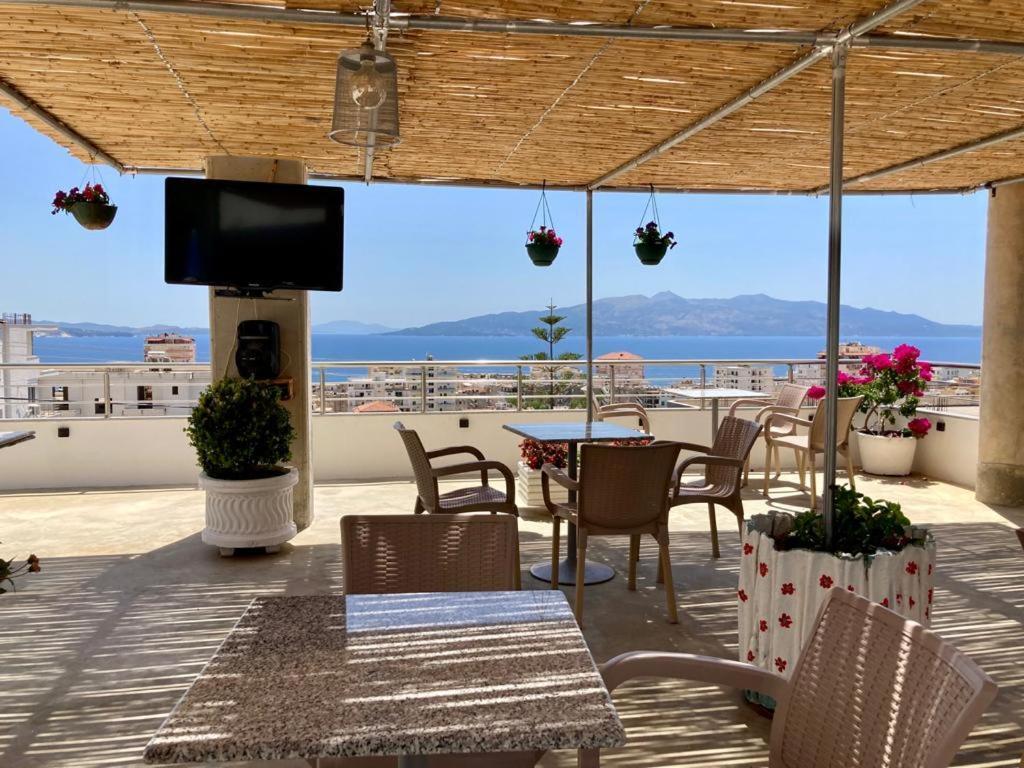 Vila Floban & Mirdar Koshi Sarandë エクステリア 写真