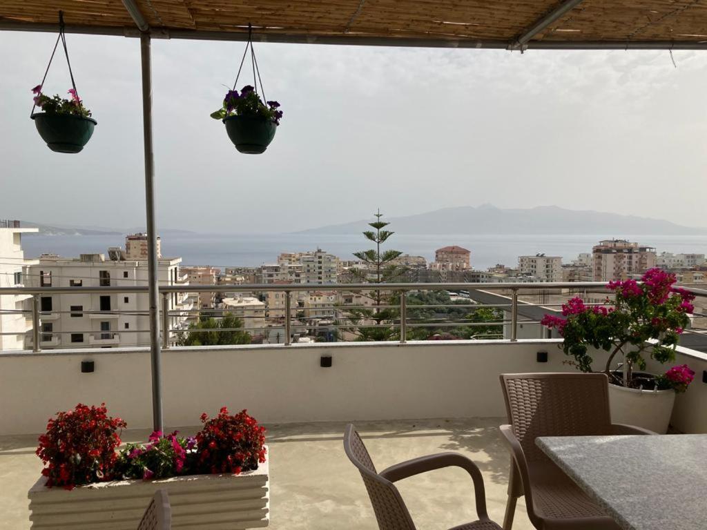 Vila Floban & Mirdar Koshi Sarandë エクステリア 写真