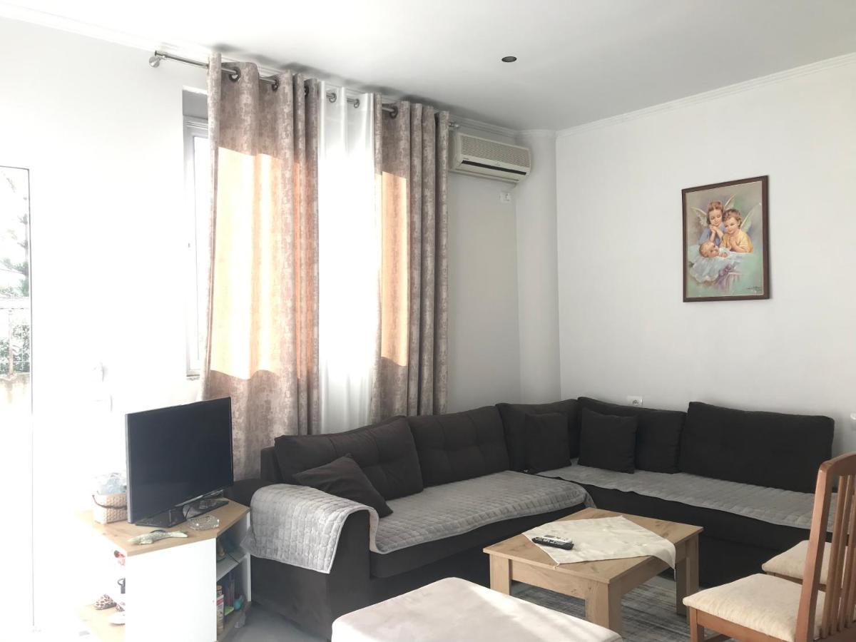 Vila Floban & Mirdar Koshi Sarandë エクステリア 写真