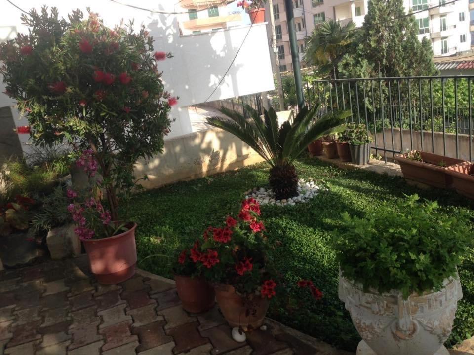 Vila Floban & Mirdar Koshi Sarandë エクステリア 写真