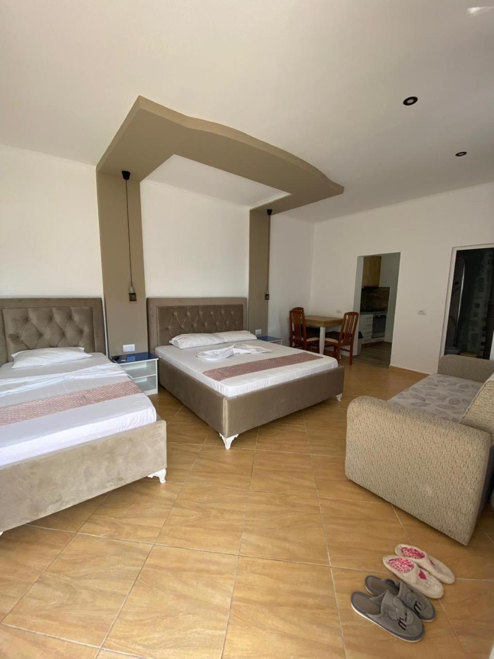 Vila Floban & Mirdar Koshi Sarandë エクステリア 写真