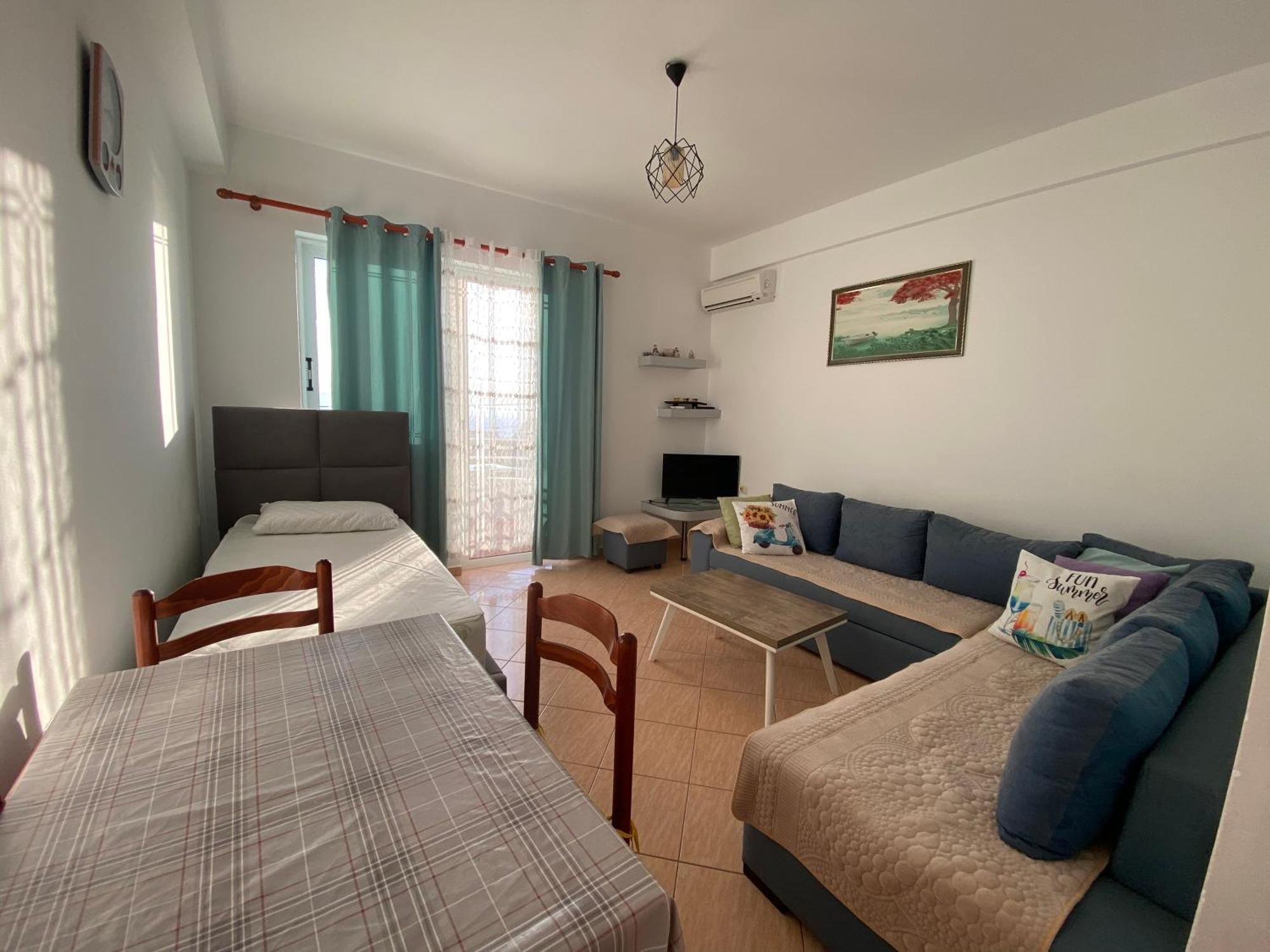Vila Floban & Mirdar Koshi Sarandë エクステリア 写真