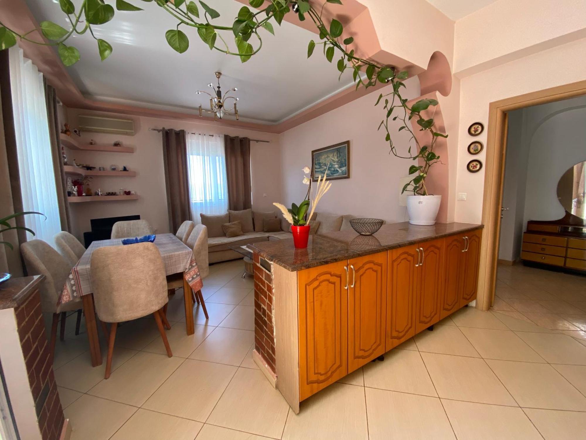 Vila Floban & Mirdar Koshi Sarandë エクステリア 写真