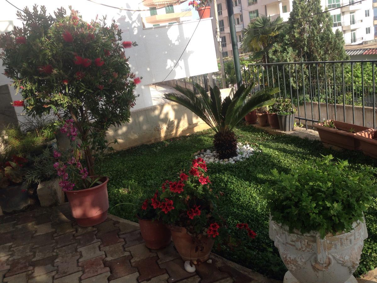 Vila Floban & Mirdar Koshi Sarandë エクステリア 写真