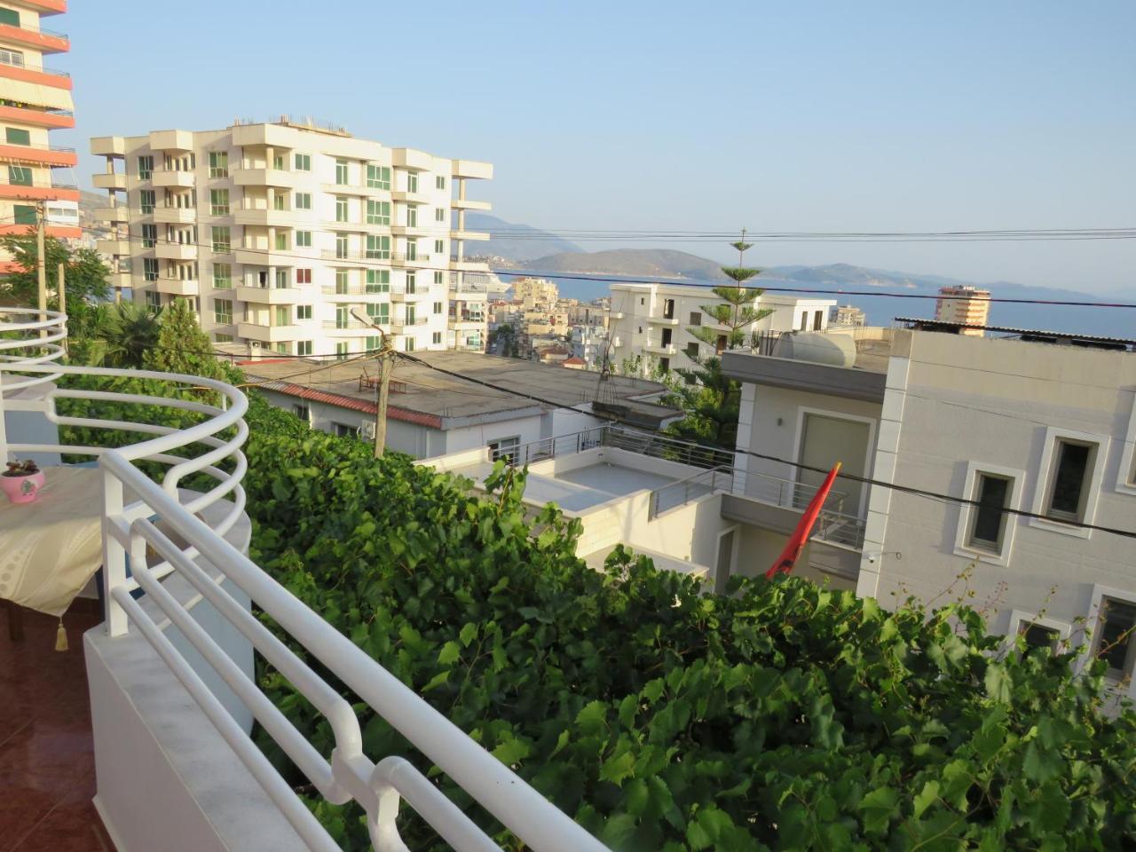 Vila Floban & Mirdar Koshi Sarandë エクステリア 写真