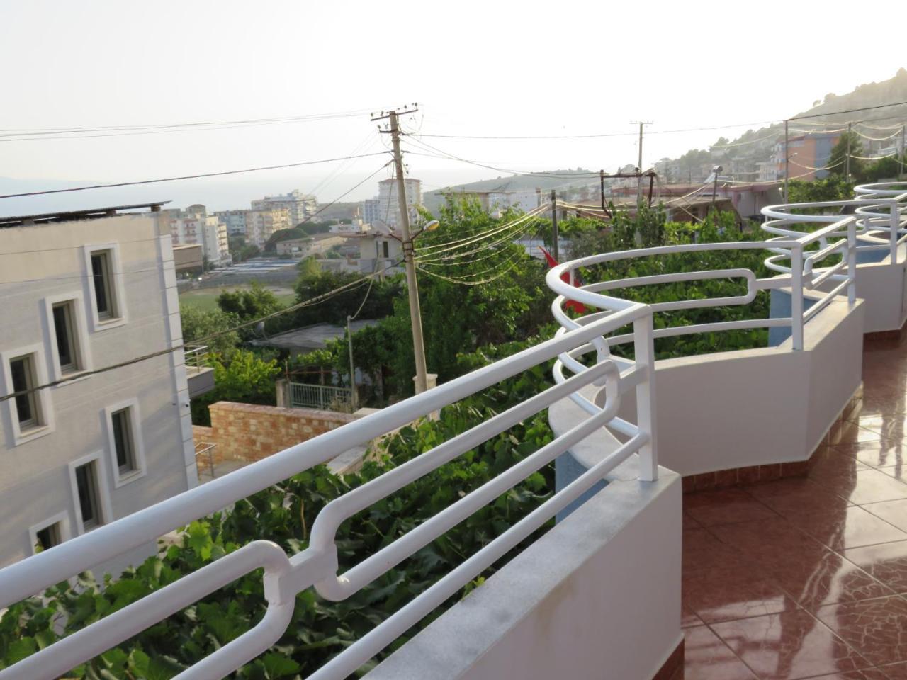 Vila Floban & Mirdar Koshi Sarandë エクステリア 写真