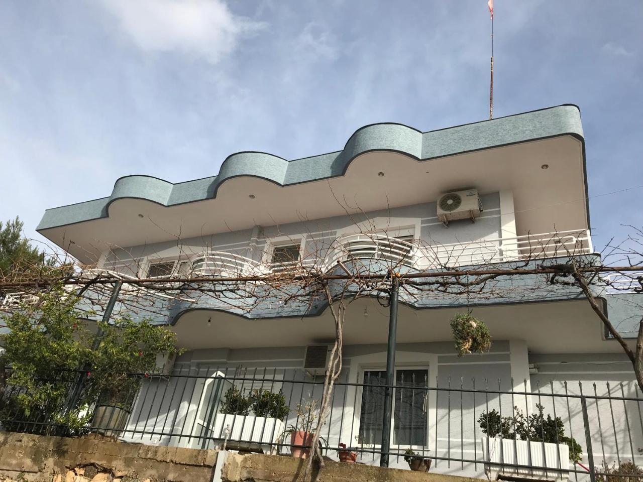 Vila Floban & Mirdar Koshi Sarandë エクステリア 写真