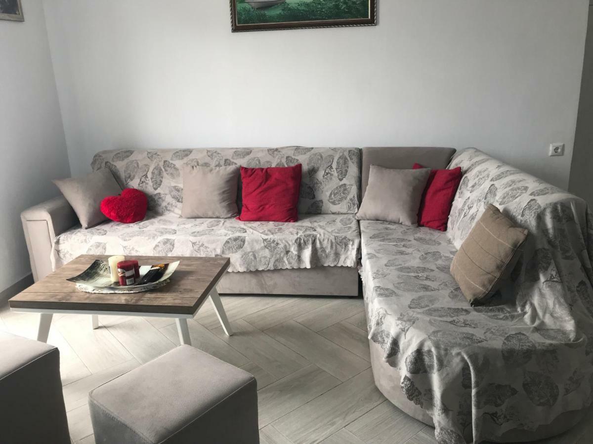 Vila Floban & Mirdar Koshi Sarandë エクステリア 写真